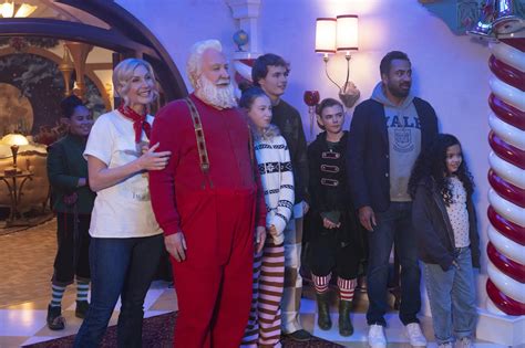 The Santa Clauses Season 1 .